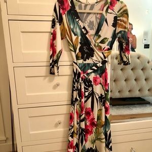 Pink Blush Maternity & Nursing Floral Maxi Dress with Sash, size M/L